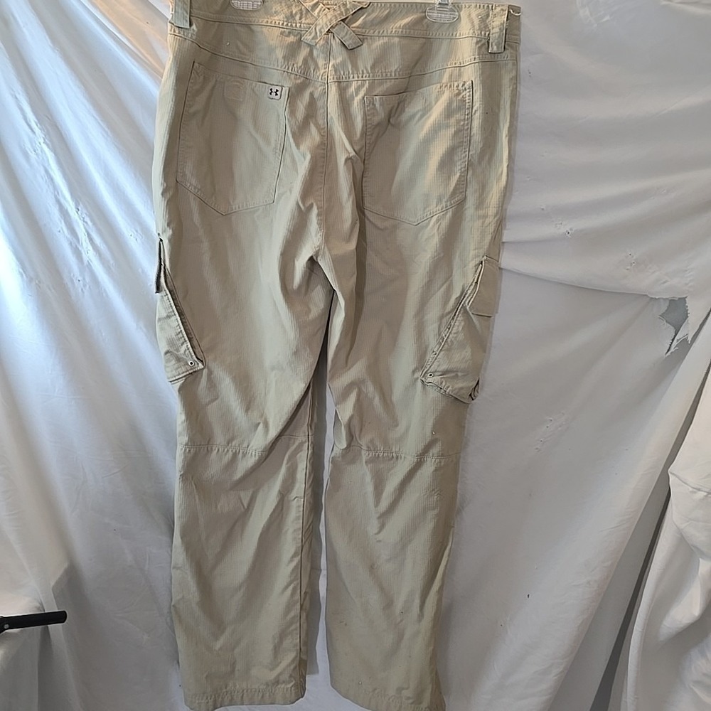Under Armour Nylon Cargo Pants Men's Size 38 x 32 Khaki Outdoor Hiking Fishing - Picture 7 of 15